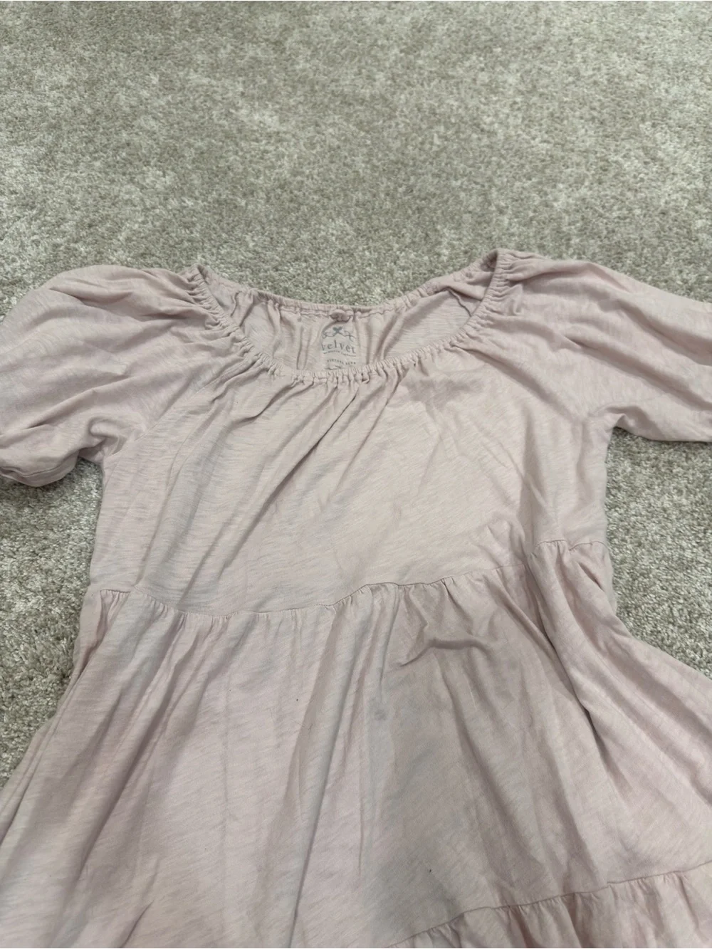NWOT Velvet by Graham & Spencer Blush Pink Tiered Puff-Sleeve Dress